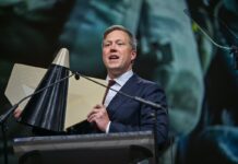 ABD Ordu Bakanı: “Savunma Şirketleri Pentagon’u Dolandırdı”