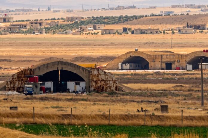 israil-ebu-zuhur-hava-saldirisi-idlib